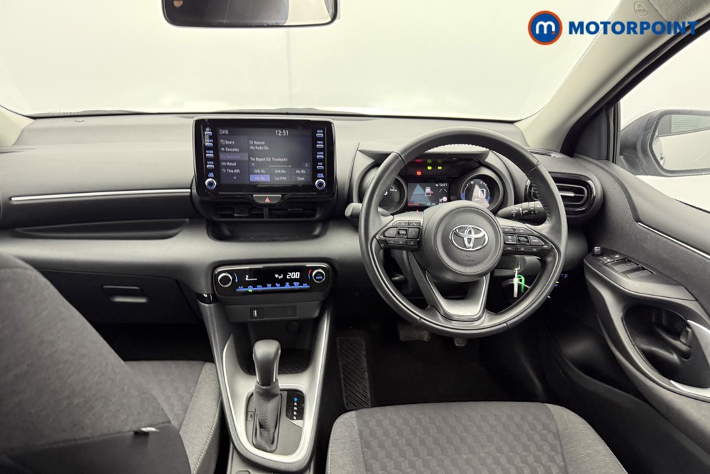 Toyota Yaris Design Automatic Petrol-Electric Hybrid Hatchback - Stock Number (1588069) - 1st supplementary image