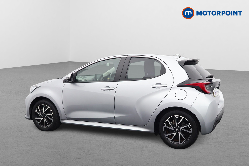 Toyota Yaris Design Automatic Petrol-Electric Hybrid Hatchback - Stock Number (1588069) - Passenger side rear corner