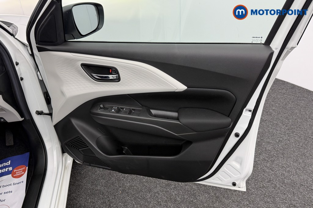Suzuki Swift Motion Manual Petrol Hatchback - Stock Number (1588632) - 1st supplementary image