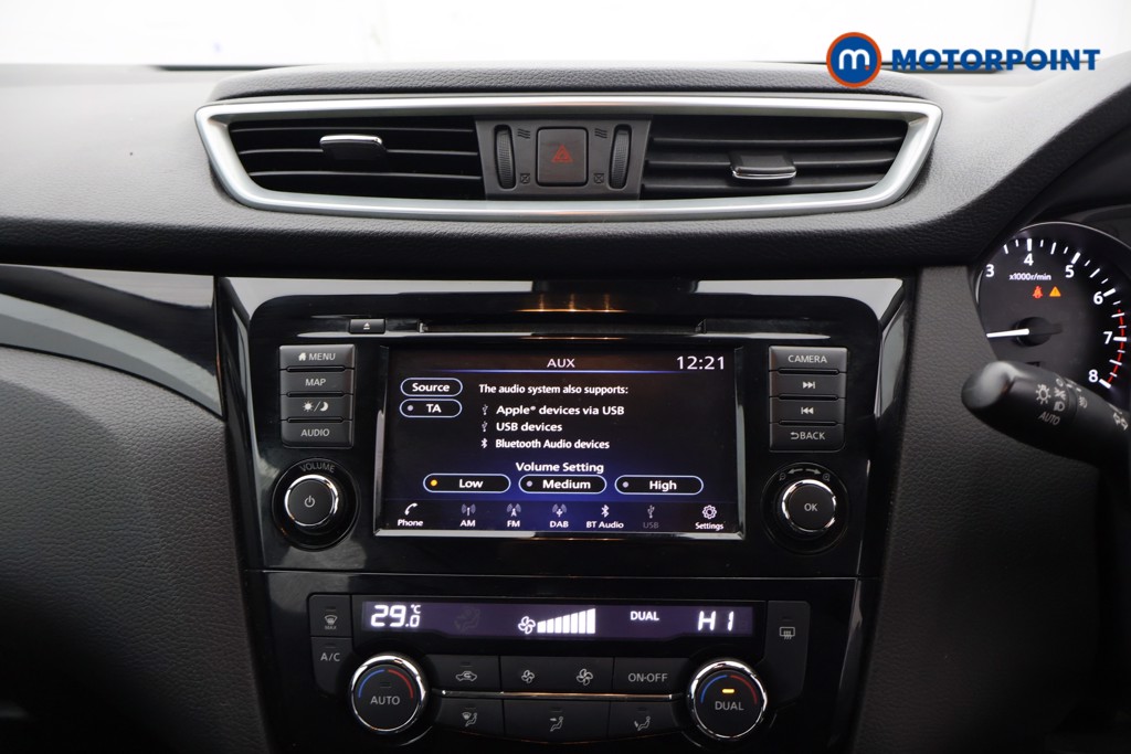 Nissan Qashqai Acenta Premium Automatic Petrol SUV - Stock Number (1589463) - 5th supplementary image