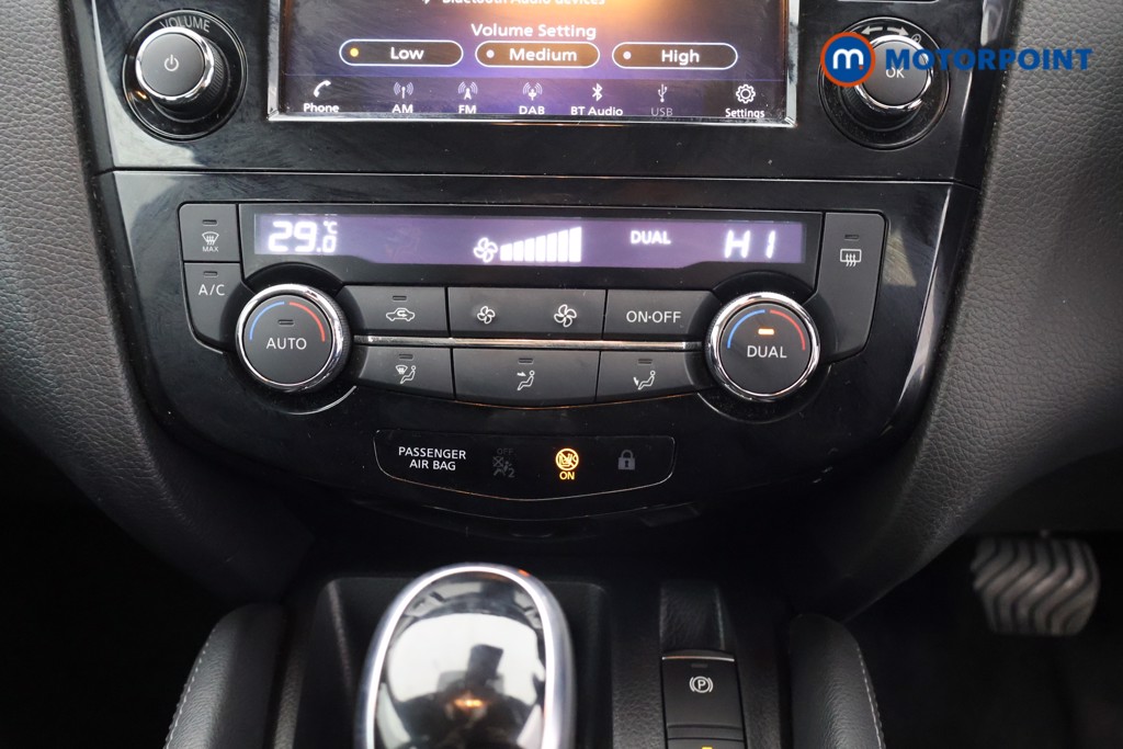 Nissan Qashqai Acenta Premium Automatic Petrol SUV - Stock Number (1589463) - 6th supplementary image