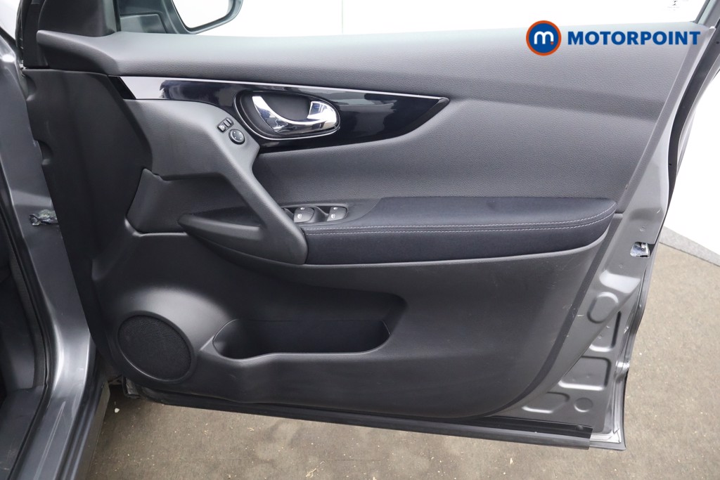 Nissan Qashqai Acenta Premium Automatic Petrol SUV - Stock Number (1589463) - 10th supplementary image