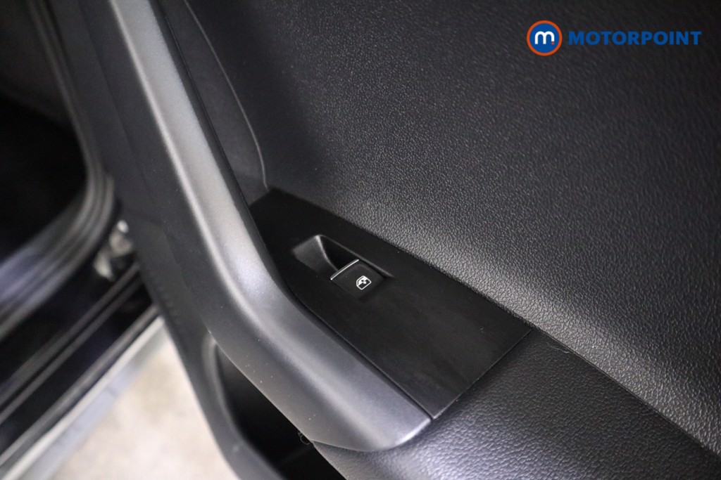 Volkswagen Polo R-Line Manual Petrol Hatchback - Stock Number (1590771) - 19th supplementary image