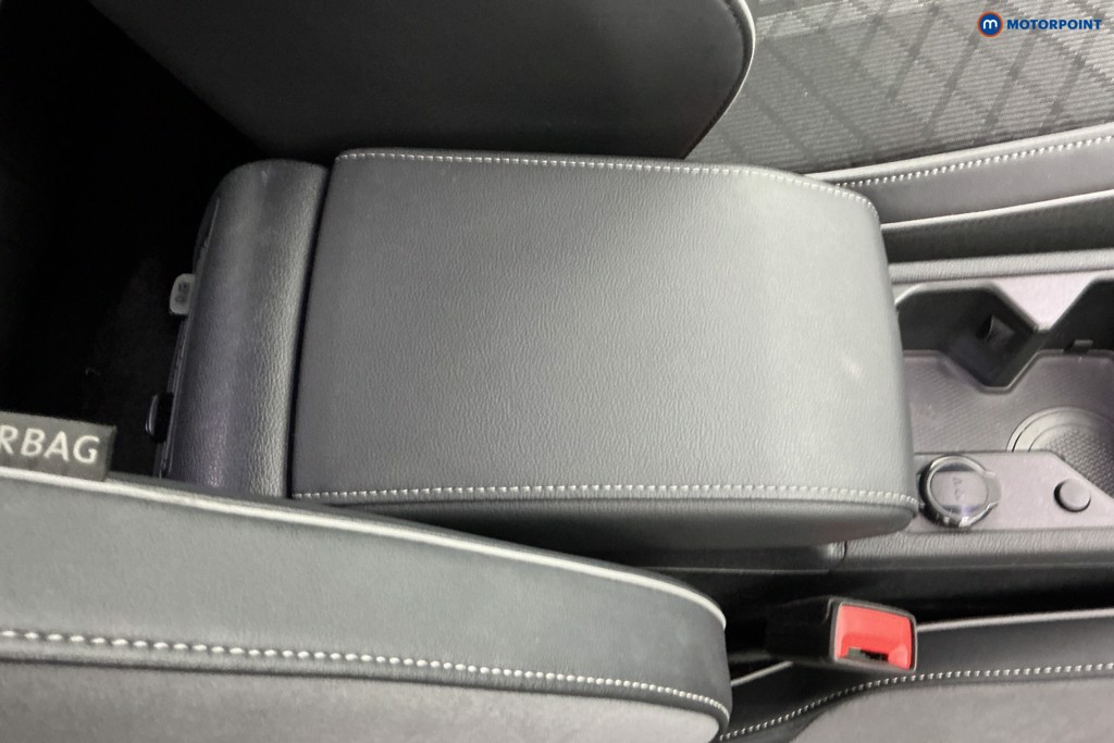 Volkswagen Golf R-Line Automatic Petrol Hatchback - Stock Number (1591625) - 13th supplementary image