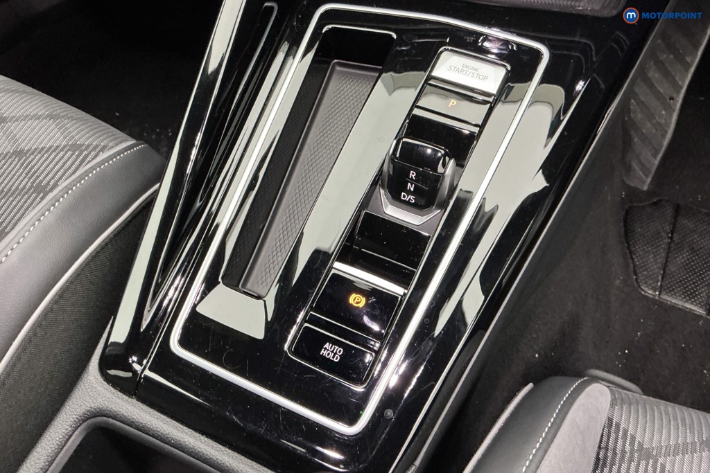 Volkswagen Golf R-Line Automatic Petrol Hatchback - Stock Number (1591625) - 15th supplementary image