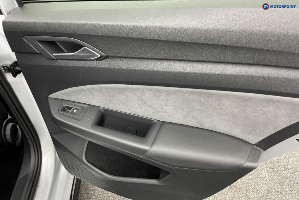 Volkswagen Golf R-Line Automatic Petrol Hatchback - Stock Number (1591625) - 24th supplementary image