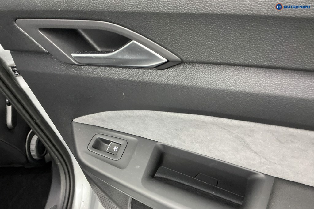 Volkswagen Golf R-Line Automatic Petrol Hatchback - Stock Number (1591625) - 25th supplementary image