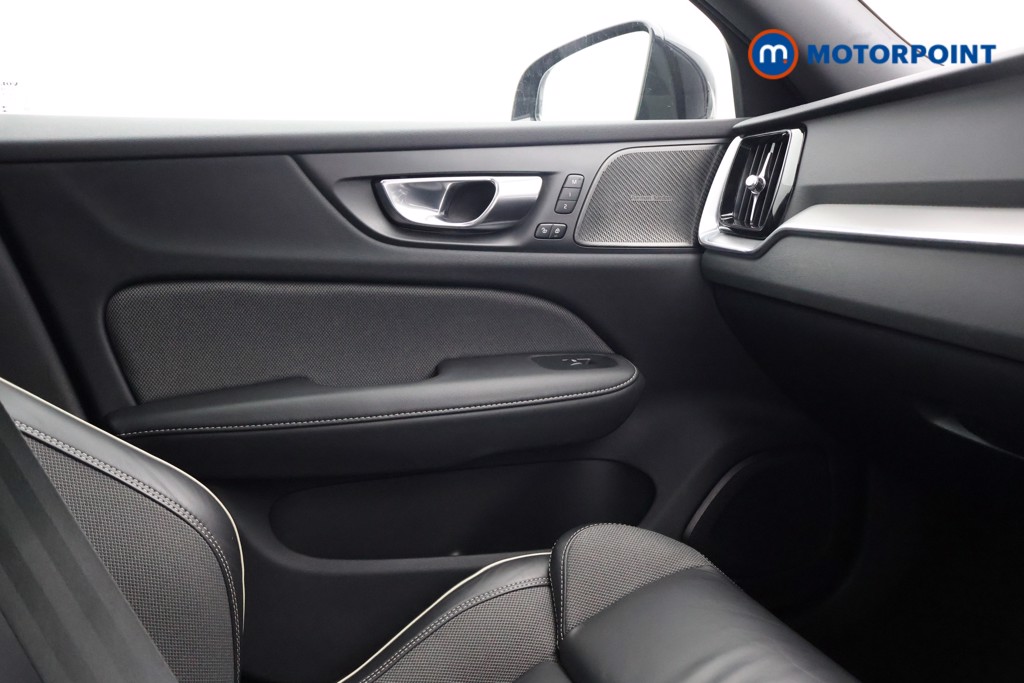 Volvo V60 Cross Country Ultimate Automatic Petrol Estate - Stock Number (1592939) - 7th supplementary image