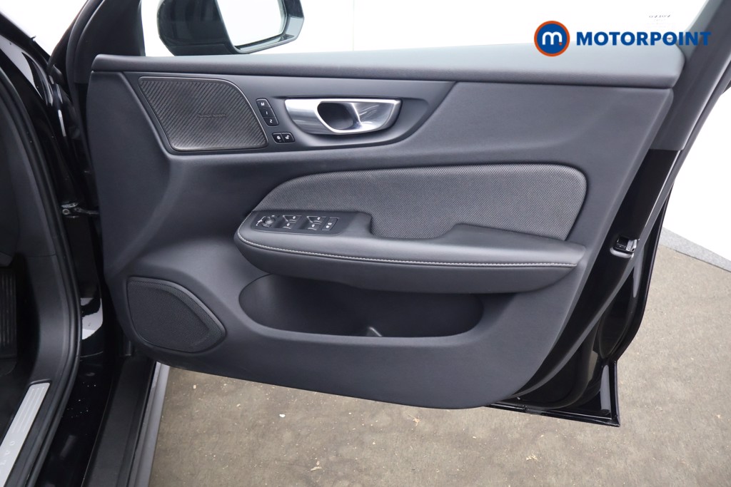 Volvo V60 Cross Country Ultimate Automatic Petrol Estate - Stock Number (1592939) - 8th supplementary image