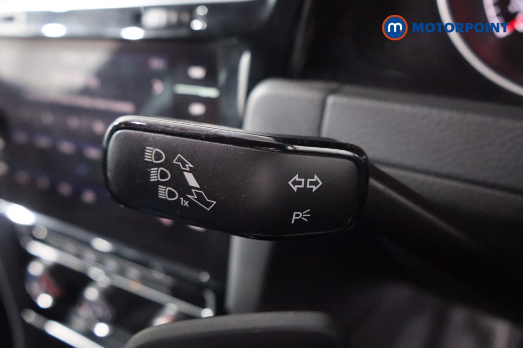 Volkswagen Golf R-Line Automatic Petrol Hatchback - Stock Number (1594373) - 19th supplementary image