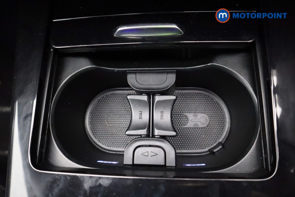 Mercedes-Benz A Class Amg Line Executive Edition Automatic Petrol Hatchback - Stock Number (1594585) - 15th supplementary image