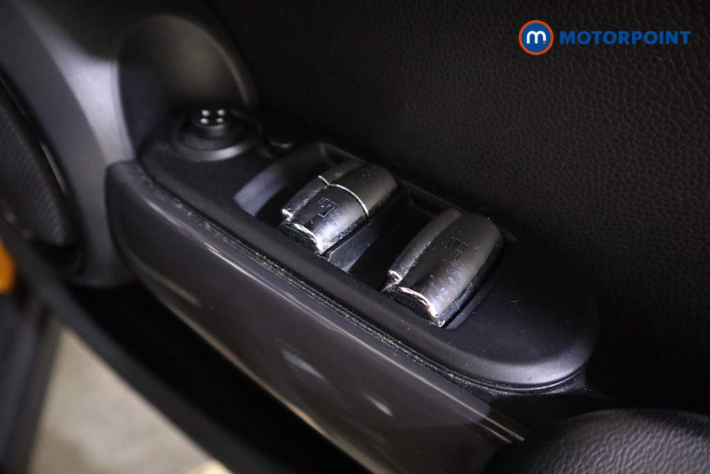 Mini Convertible Cooper Automatic Petrol Convertible - Stock Number (1594959) - 9th supplementary image