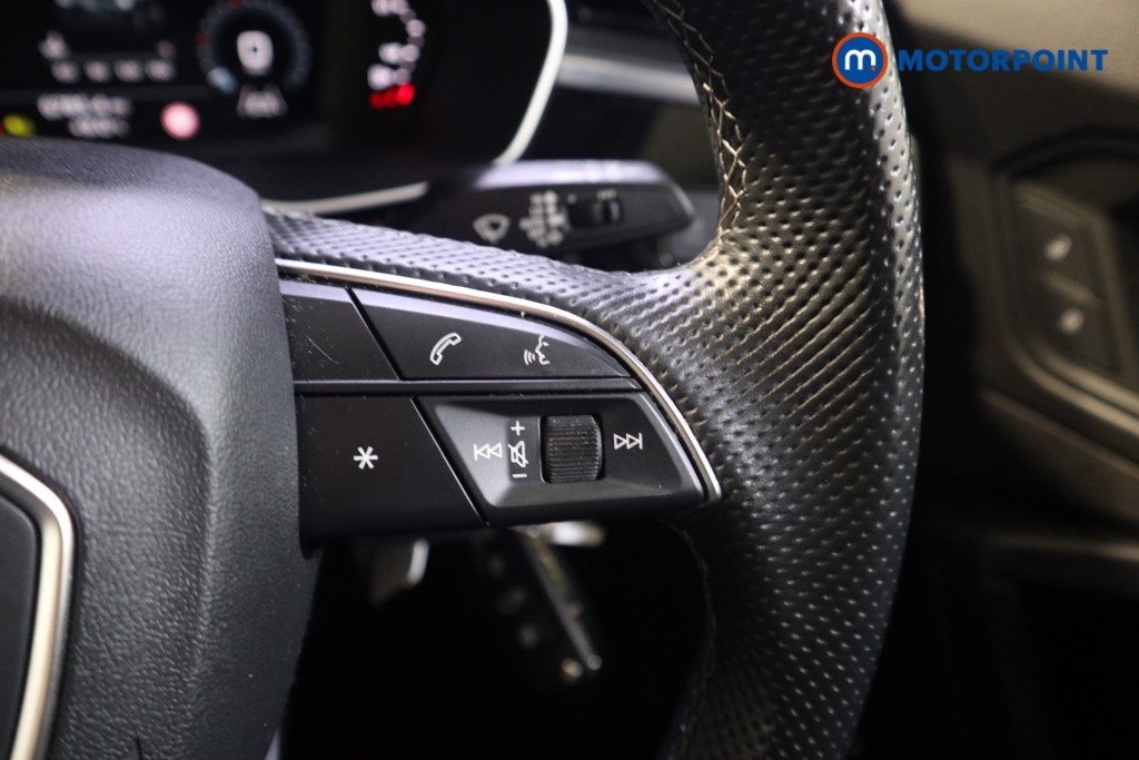 Audi Q3 Black Edition Manual Petrol SUV - Stock Number (1595177) - 4th supplementary image