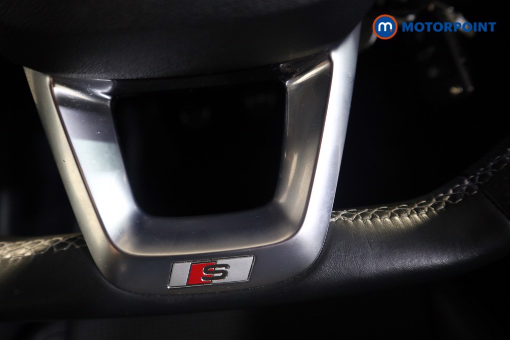 Audi Q3 Black Edition Manual Petrol SUV - Stock Number (1595177) - 5th supplementary image