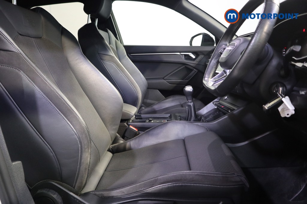 Audi Q3 Black Edition Manual Petrol SUV - Stock Number (1595177) - 17th supplementary image