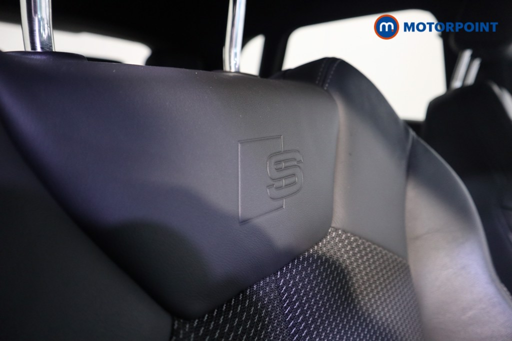 Audi Q3 Black Edition Manual Petrol SUV - Stock Number (1595177) - 18th supplementary image