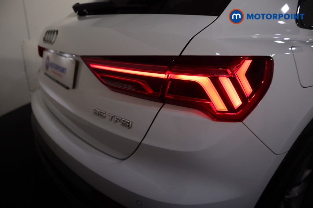 Audi Q3 Black Edition Manual Petrol SUV - Stock Number (1595177) - 30th supplementary image