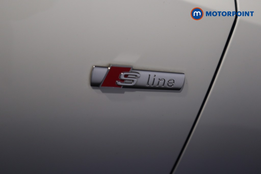 Audi Q3 Black Edition Manual Petrol SUV - Stock Number (1595177) - 36th supplementary image