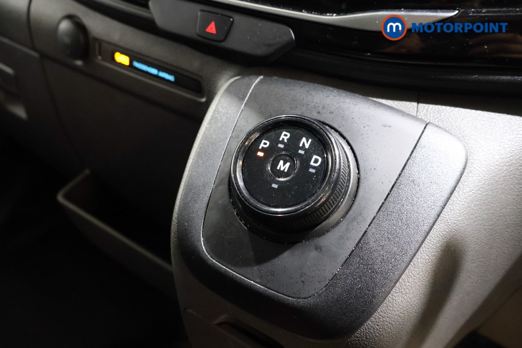 Ford Transit Limited Automatic Diesel Medium Roof Van - Stock Number (1595489) - 2nd supplementary image