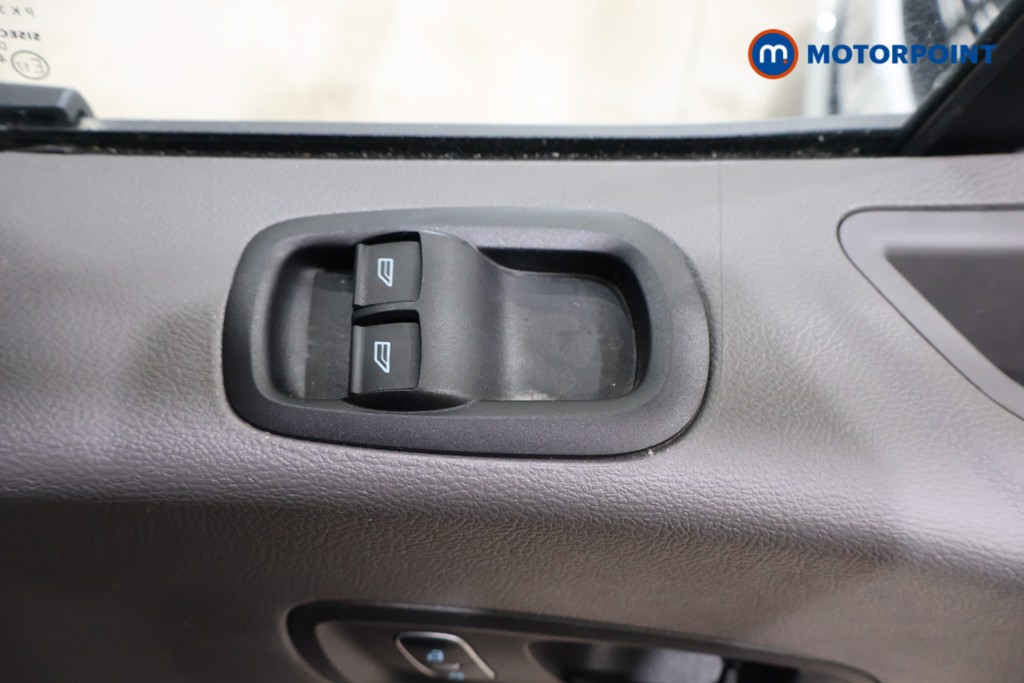 Ford Transit Limited Automatic Diesel Medium Roof Van - Stock Number (1595489) - 4th supplementary image