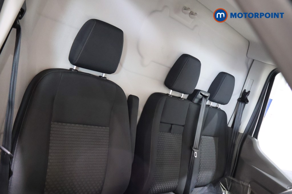 Ford Transit Limited Automatic Diesel Medium Roof Van - Stock Number (1595489) - 7th supplementary image