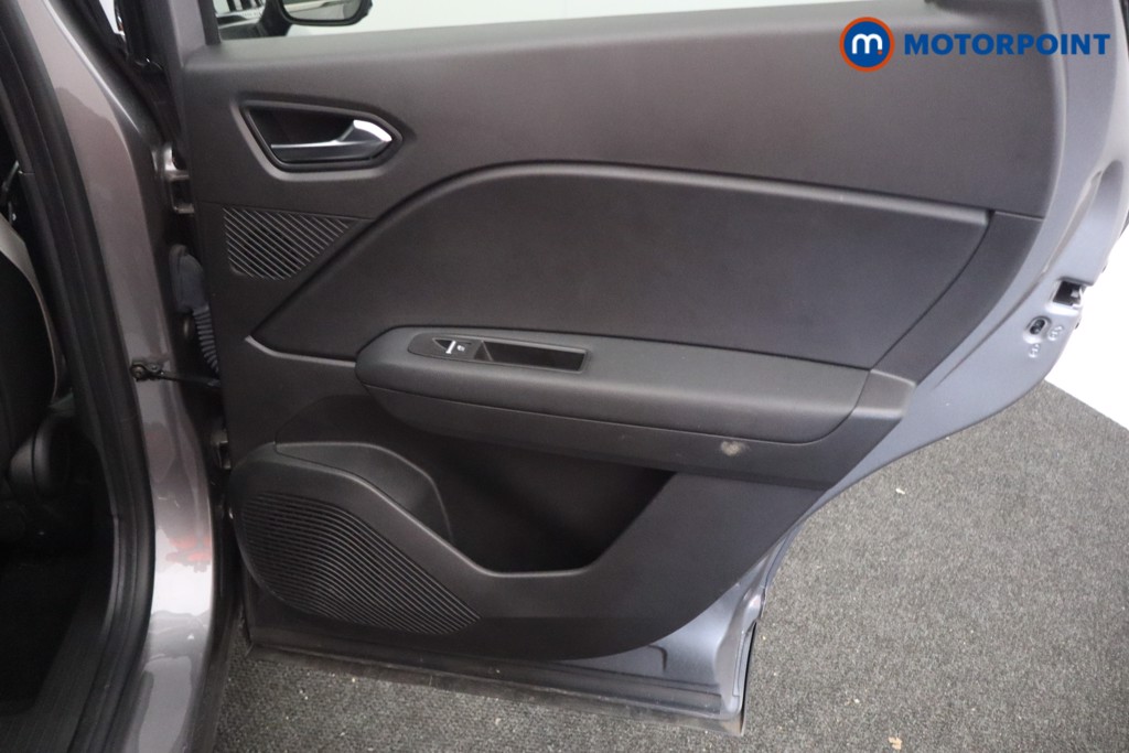 Renault Captur Techno Manual Petrol SUV - Stock Number (1595514) - 17th supplementary image