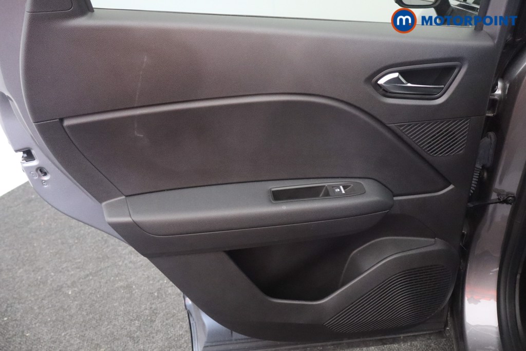 Renault Captur Techno Manual Petrol SUV - Stock Number (1595514) - 18th supplementary image