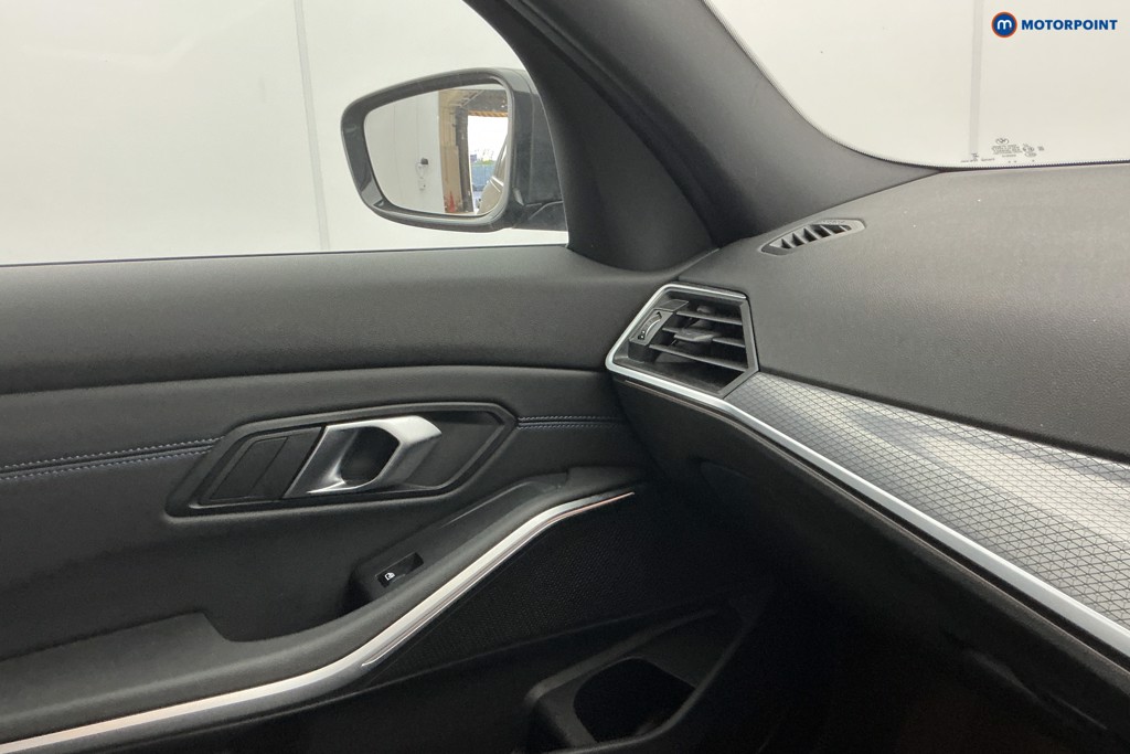 BMW 3 Series M Sport Automatic Petrol Saloon - Stock Number (1595571) - 17th supplementary image