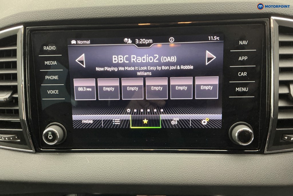 Skoda Karoq Se L Manual Petrol SUV - Stock Number (1595647) - 2nd supplementary image