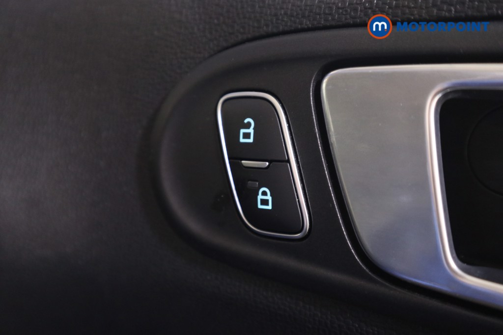 Ford Ecosport Active Manual Petrol SUV - Stock Number (1595653) - 11th supplementary image