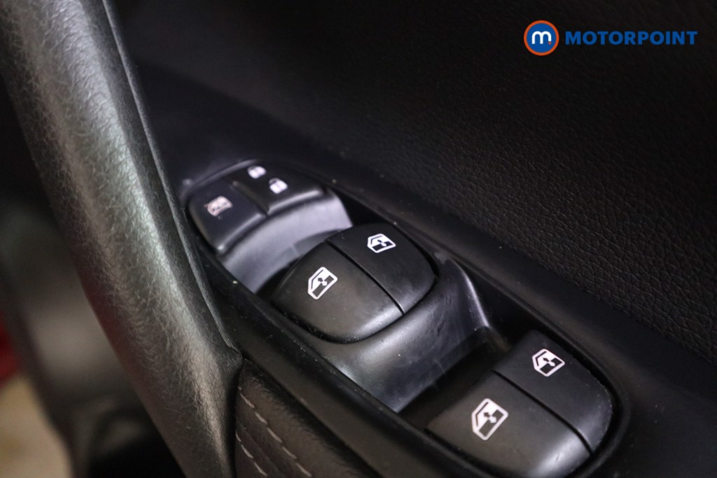 Nissan Qashqai Acenta Premium Manual Diesel SUV - Stock Number (1595937) - 13th supplementary image