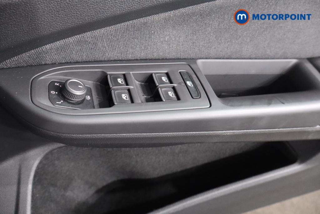 Volkswagen Golf Life Automatic Diesel Hatchback - Stock Number (1596281) - 9th supplementary image