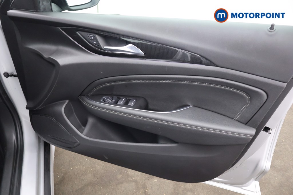 Vauxhall Insignia Sri Vx-Line Manual Diesel Hatchback - Stock Number (1596288) - 9th supplementary image