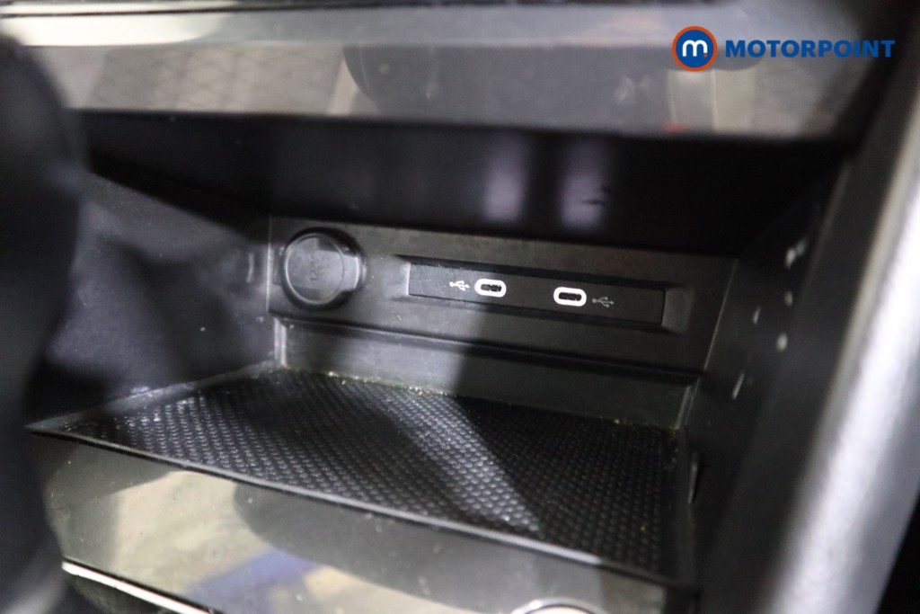 Volkswagen Tiguan R-Line Automatic Petrol SUV - Stock Number (1596594) - 9th supplementary image