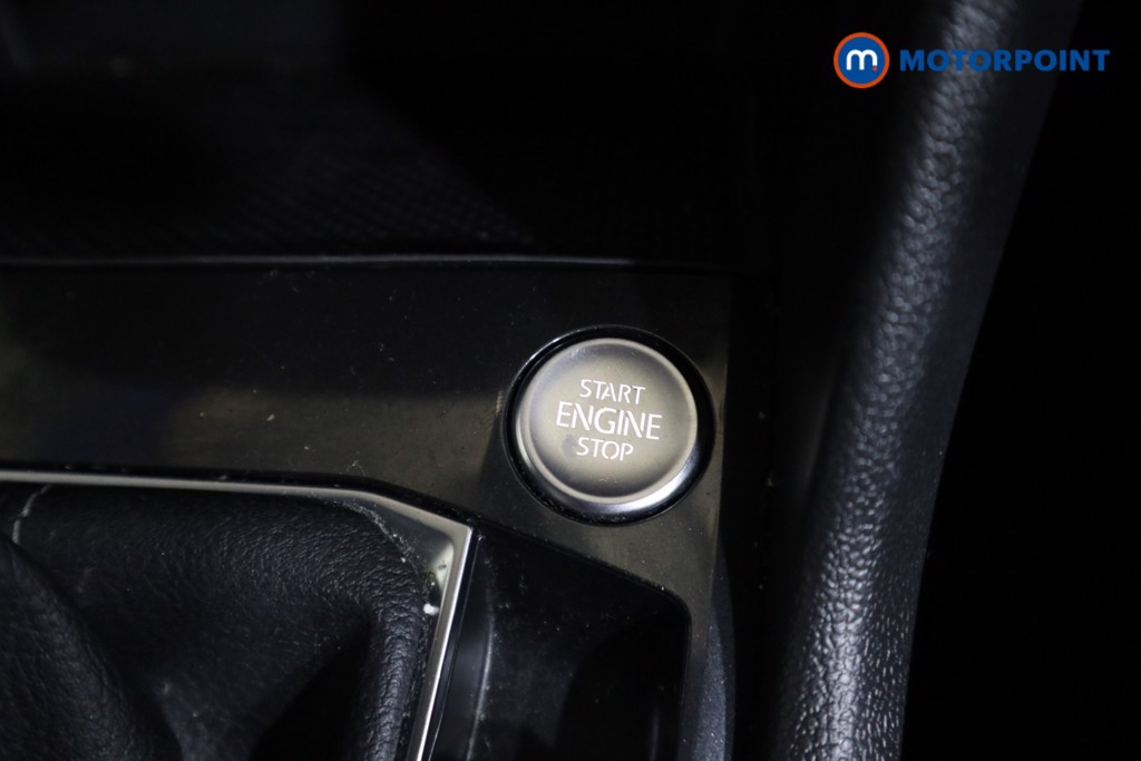 Volkswagen Tiguan R-Line Automatic Petrol SUV - Stock Number (1596594) - 10th supplementary image