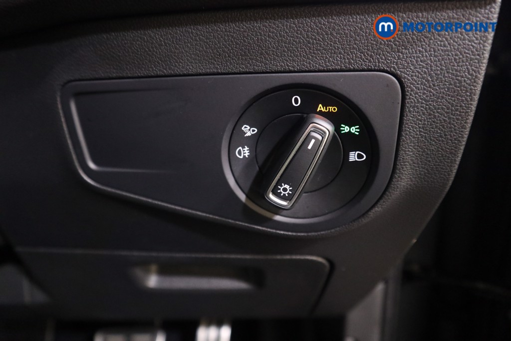 Volkswagen Tiguan R-Line Automatic Petrol SUV - Stock Number (1596594) - 12th supplementary image