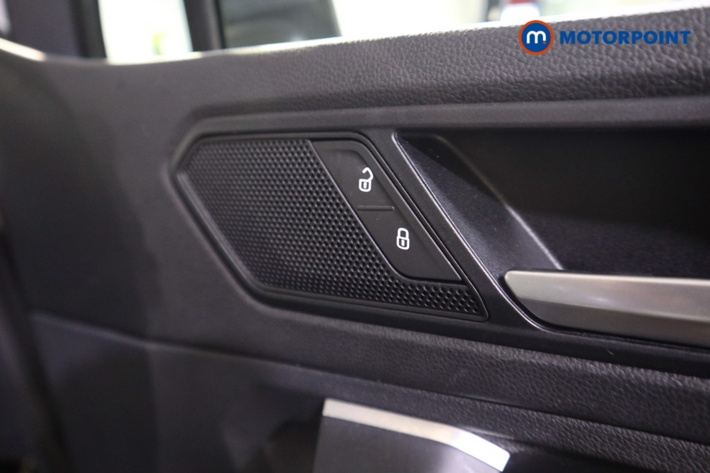 Volkswagen Tiguan R-Line Automatic Petrol SUV - Stock Number (1596594) - 13th supplementary image