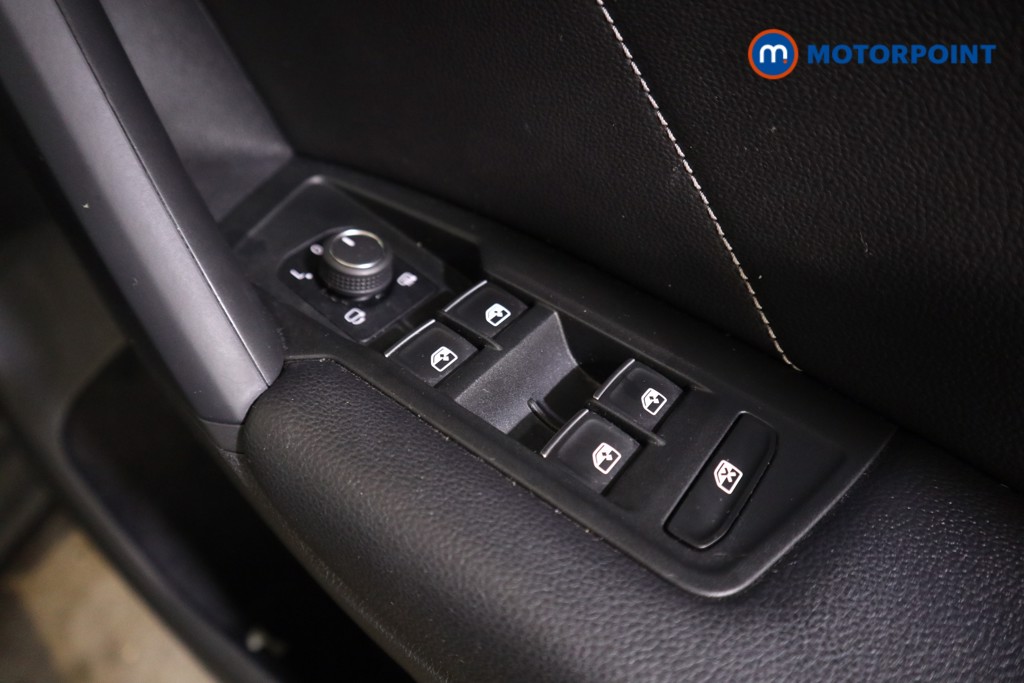 Volkswagen Tiguan R-Line Automatic Petrol SUV - Stock Number (1596594) - 14th supplementary image