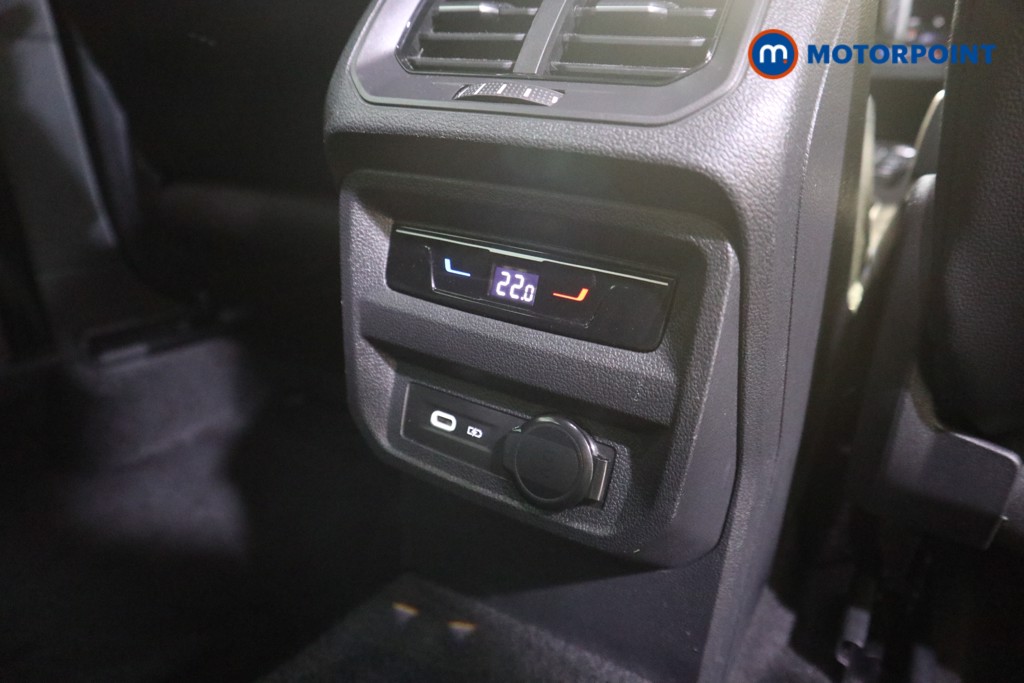 Volkswagen Tiguan R-Line Automatic Petrol SUV - Stock Number (1596594) - 20th supplementary image
