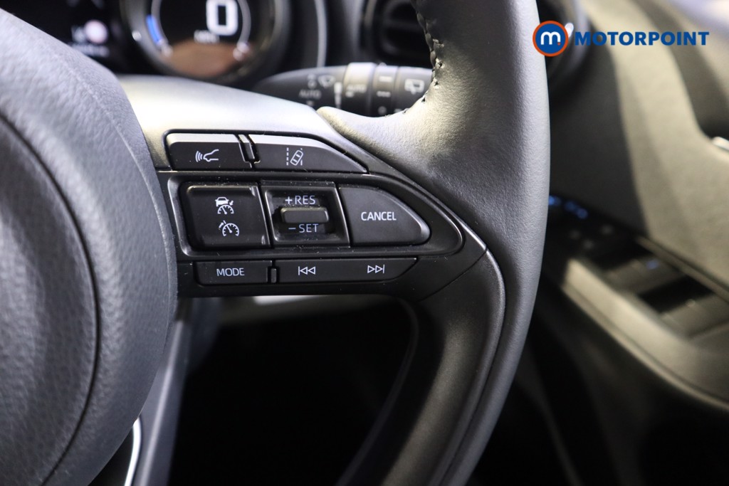 Toyota Yaris Excel Automatic Petrol-Electric Hybrid Hatchback - Stock Number (1596630) - 4th supplementary image