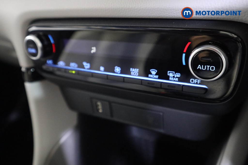 Toyota Yaris Excel Automatic Petrol-Electric Hybrid Hatchback - Stock Number (1596630) - 8th supplementary image