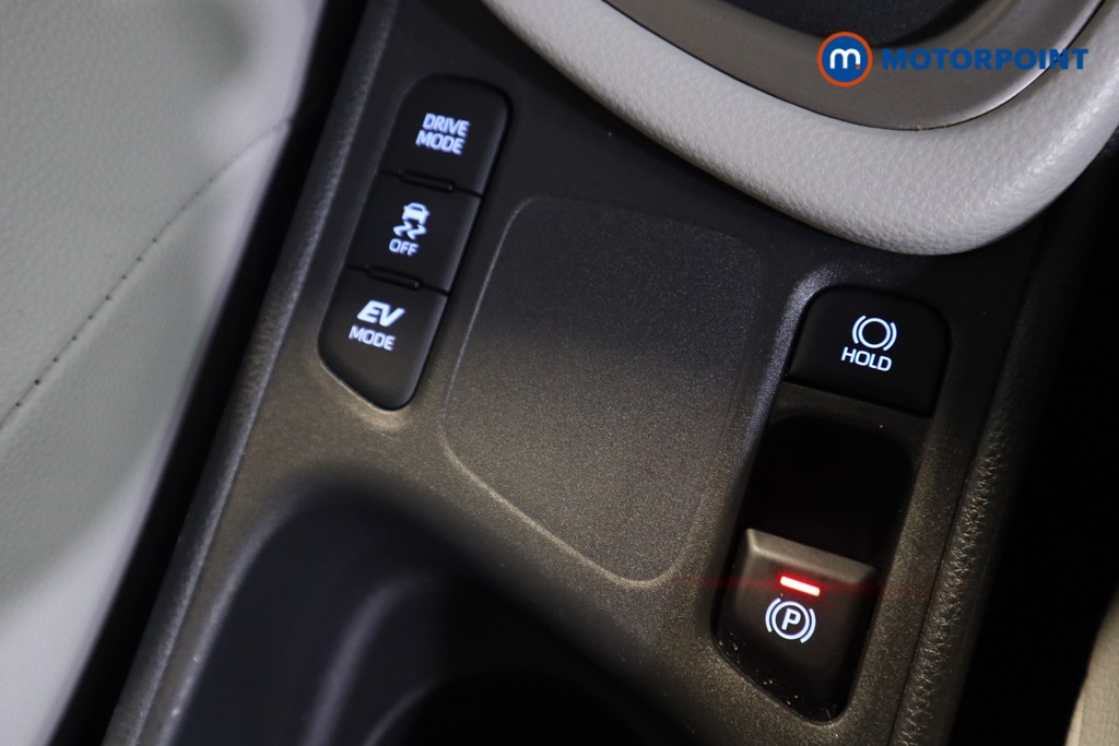 Toyota Yaris Excel Automatic Petrol-Electric Hybrid Hatchback - Stock Number (1596630) - 9th supplementary image