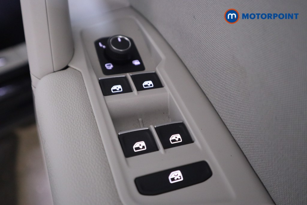 Volkswagen Tiguan Elegance Automatic Diesel SUV - Stock Number (1596635) - 13th supplementary image