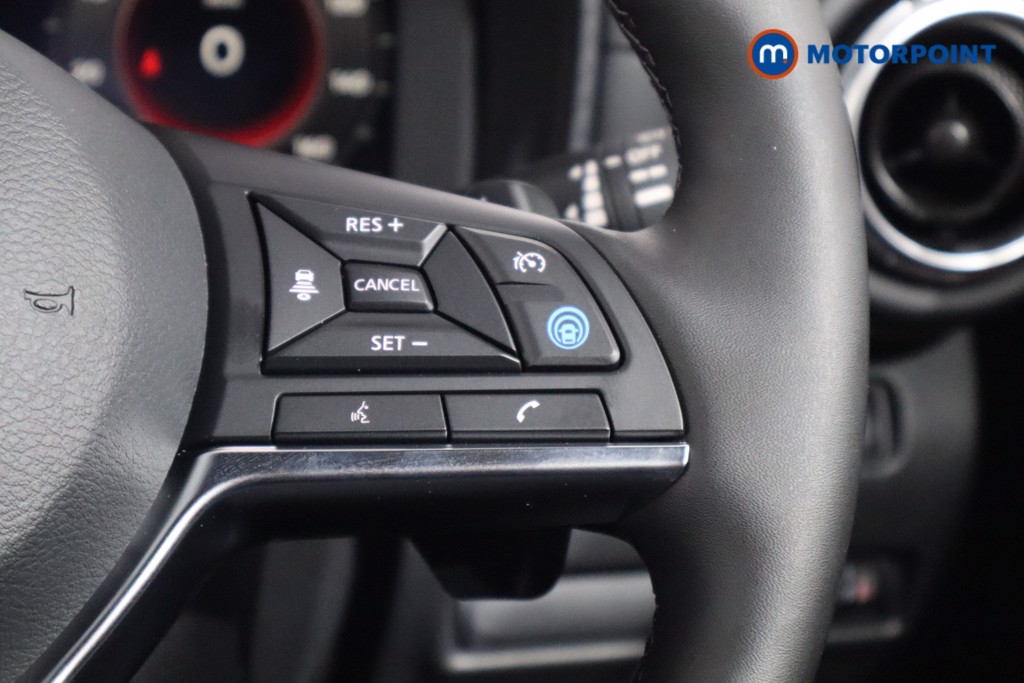 Nissan Juke Tekna Automatic Petrol SUV - Stock Number (1596693) - 8th supplementary image