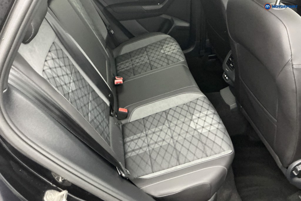 Volkswagen T-Roc R-Line Automatic Petrol SUV - Stock Number (1596756) - 4th supplementary image