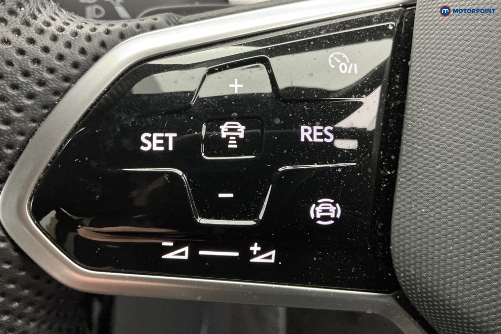 Volkswagen T-Roc R-Line Automatic Petrol SUV - Stock Number (1596756) - 19th supplementary image