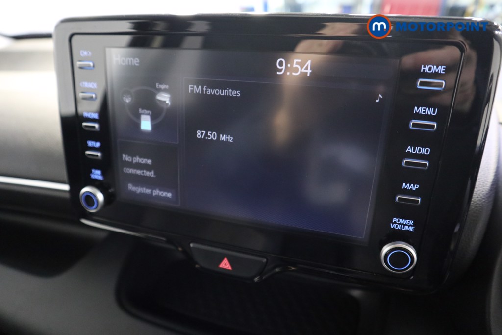 Toyota Yaris Design Automatic Petrol-Electric Hybrid Hatchback - Stock Number (1596832) - 6th supplementary image