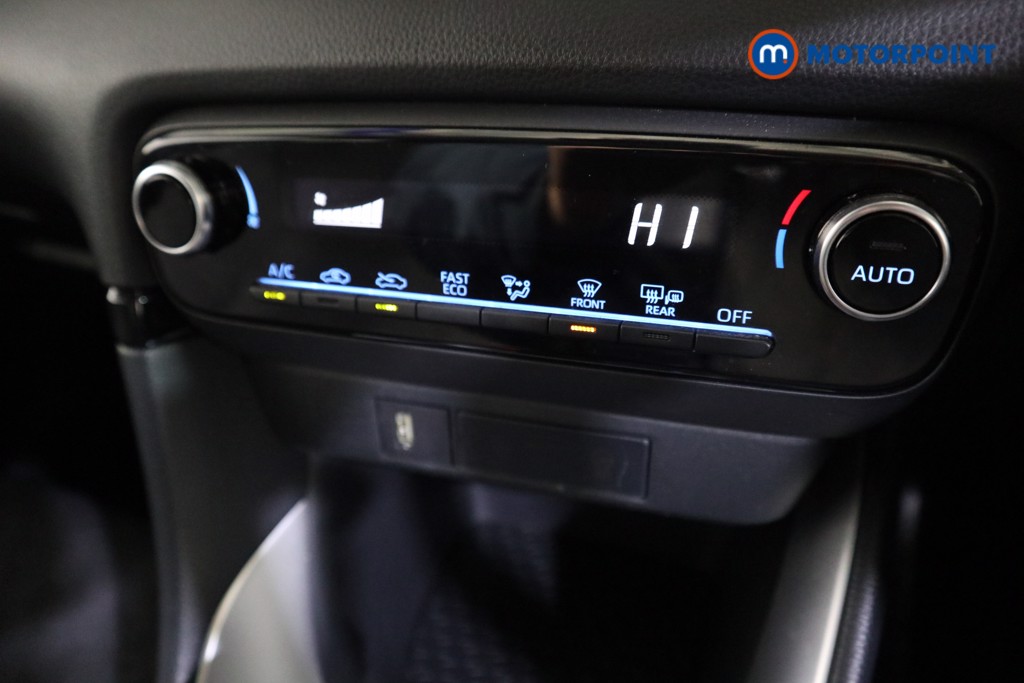 Toyota Yaris Design Automatic Petrol-Electric Hybrid Hatchback - Stock Number (1596832) - 7th supplementary image