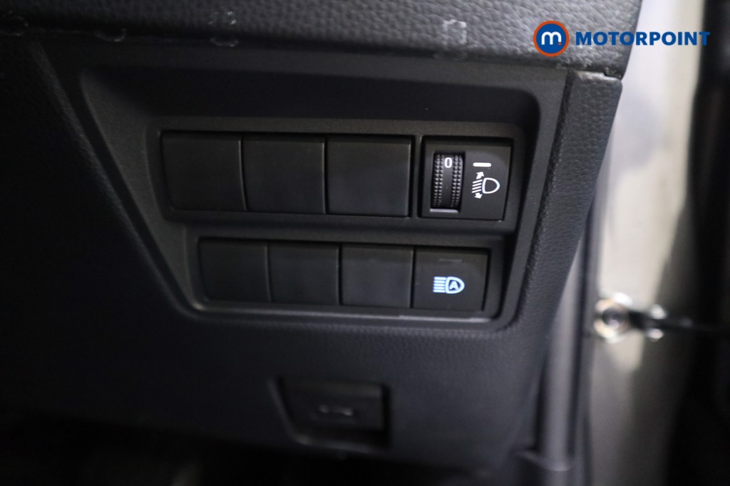 Toyota Yaris Design Automatic Petrol-Electric Hybrid Hatchback - Stock Number (1596832) - 10th supplementary image