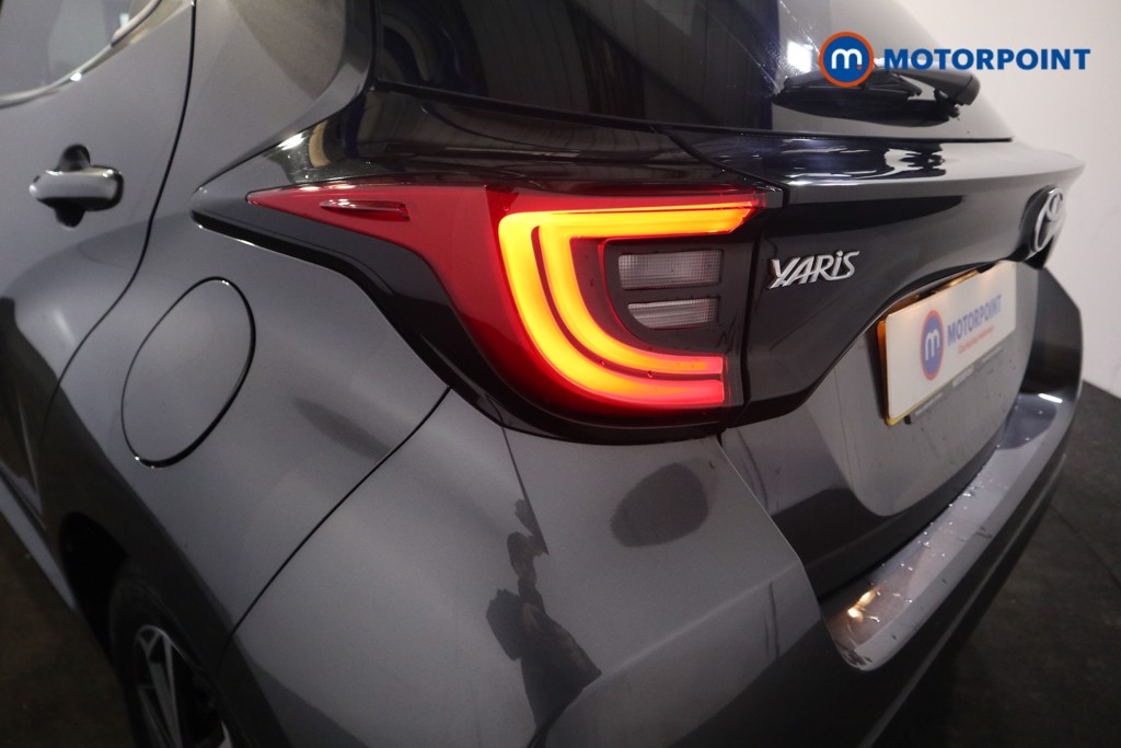 Toyota Yaris Design Automatic Petrol-Electric Hybrid Hatchback - Stock Number (1596832) - 24th supplementary image